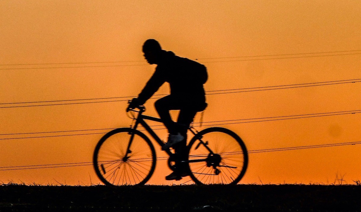 cycling-silhouette-2022-11-07-23-59-33-utc